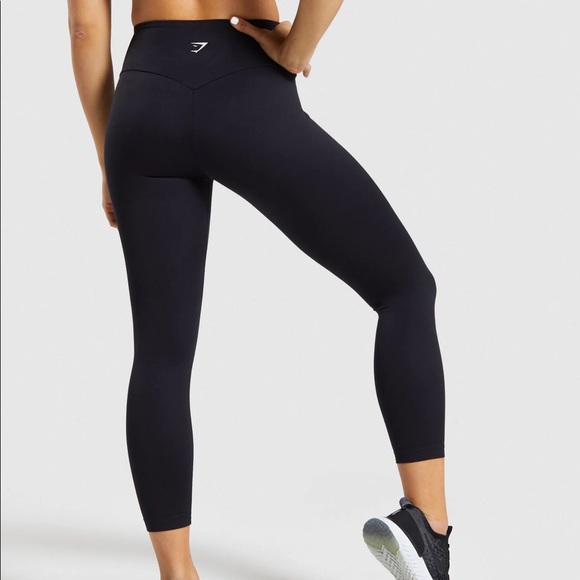 🦈 GYMSHARK NWOT 7/8 Training Leggings - Picture 2 of 9